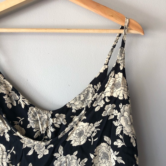 Brandy Melville Black and White Floral Short Dress - Picture 6 of 7